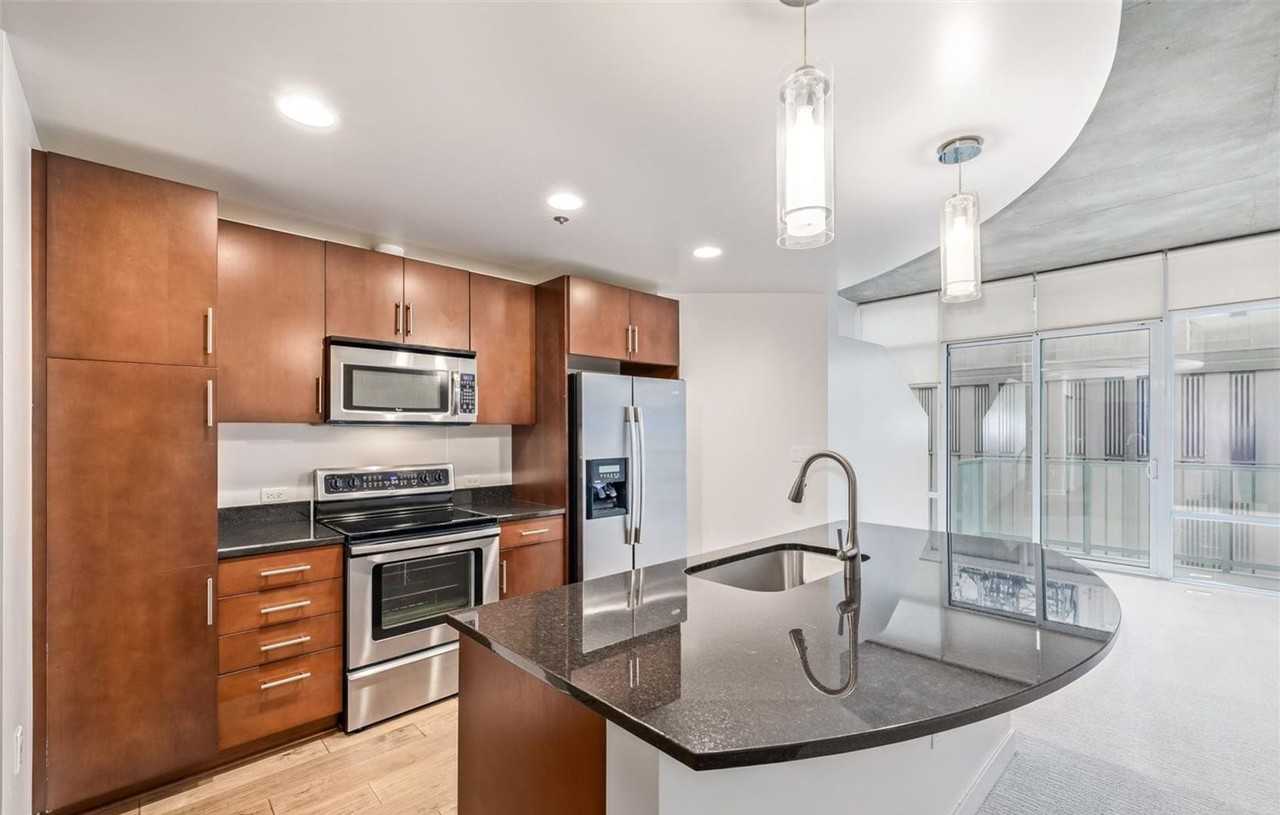 891L 14th St - Photo 3 of 21