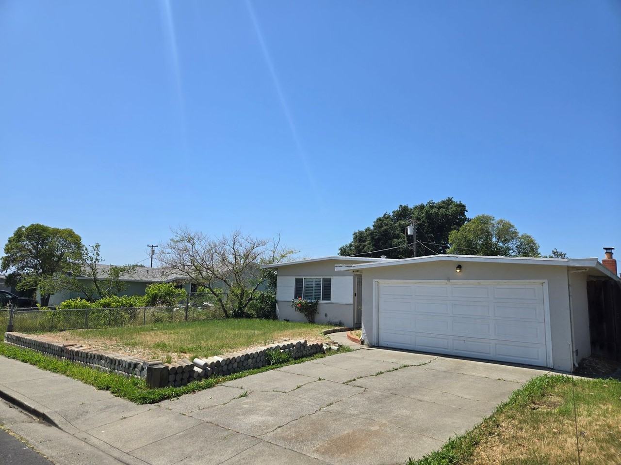 2049 San Salvador St - Photo 3 of 30