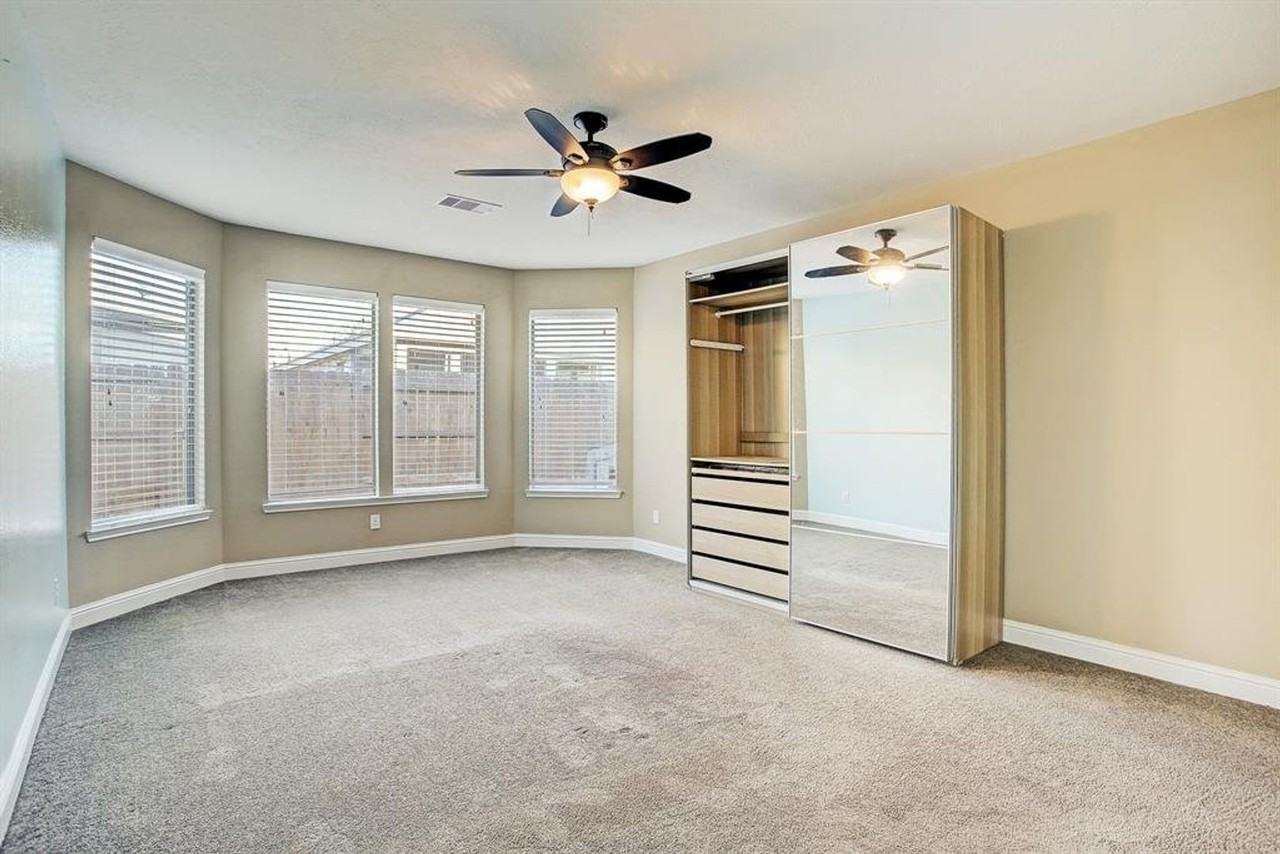 11022 Avery Oaks Ln - Photo 2 of 25