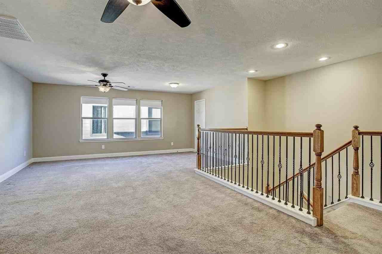 11022 Avery Oaks Ln - Photo 5 of 25
