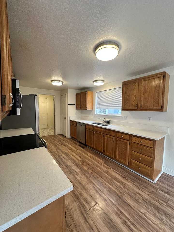8024 Decatur St - Photo 5 of 11