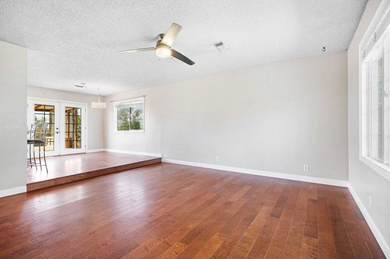 22641 River View Dr - Photo 5 of 17