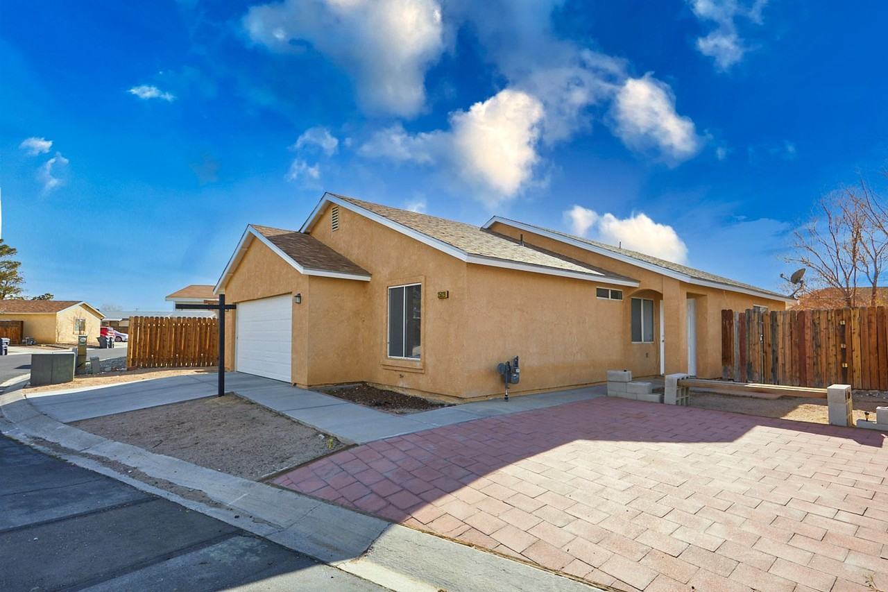 25029 Avenida Laredo - Photo 2 of 23