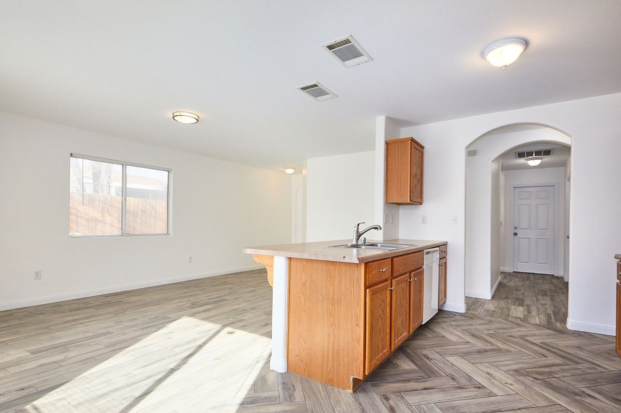 25029 Avenida Laredo - Photo 3 of 23