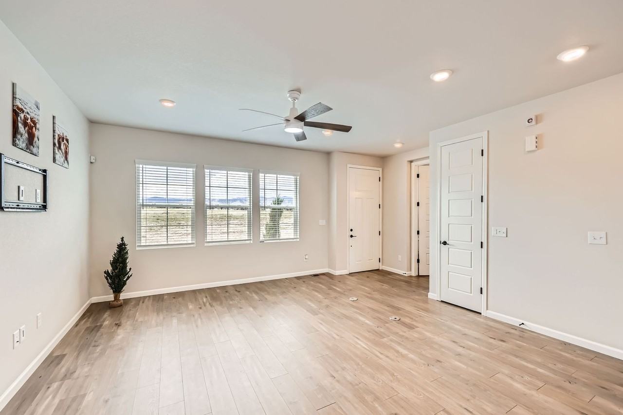 8822 Fraser River Loop - Photo 4 of 29