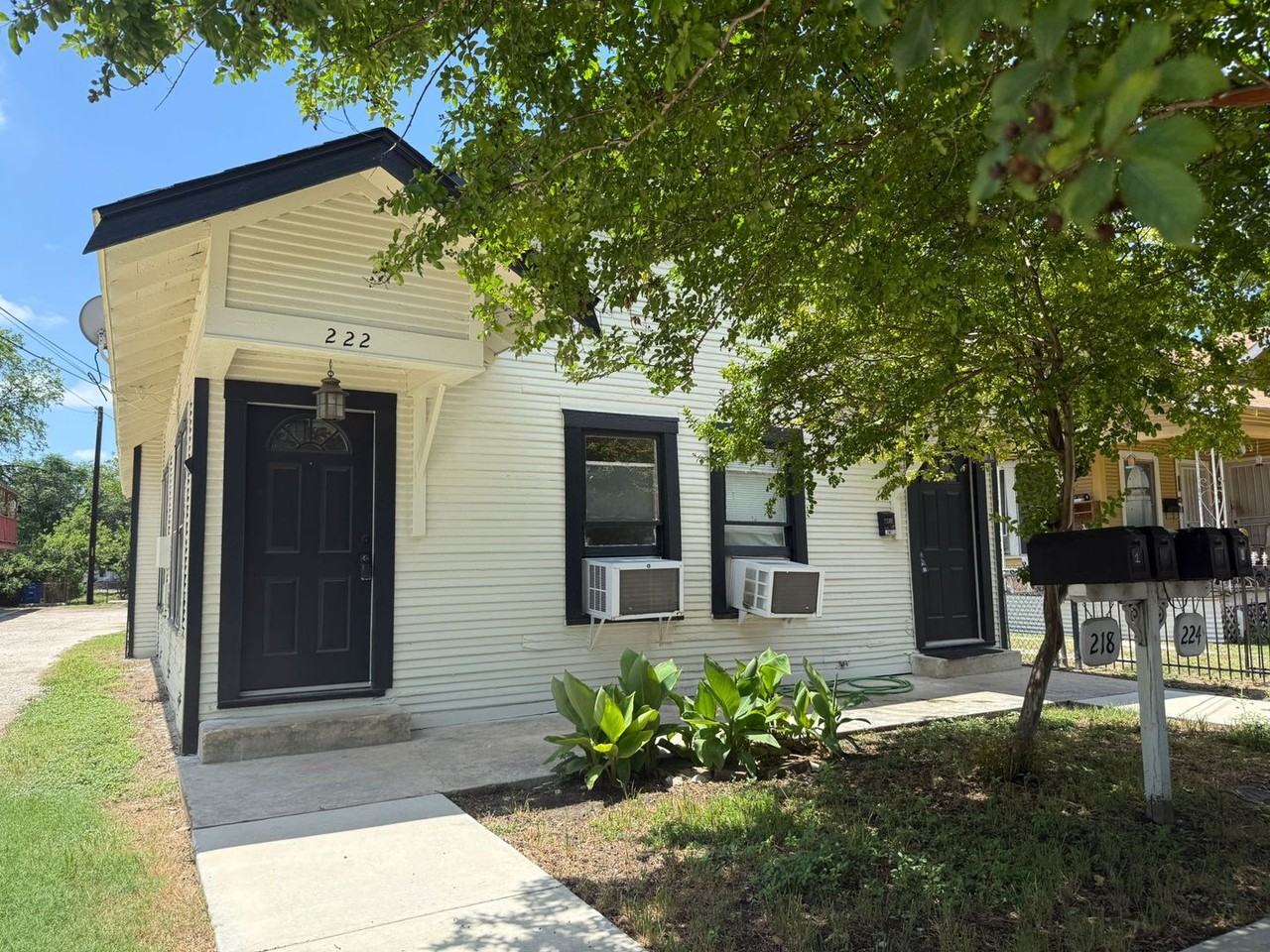 222 Lowell St - Photo 2 of 12