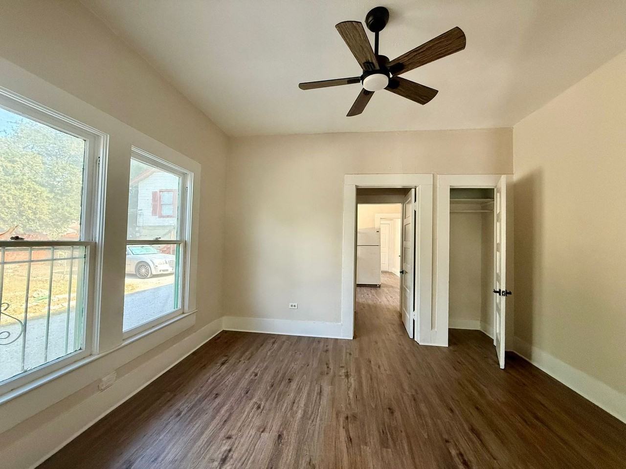 222 Lowell St - Photo 3 of 12