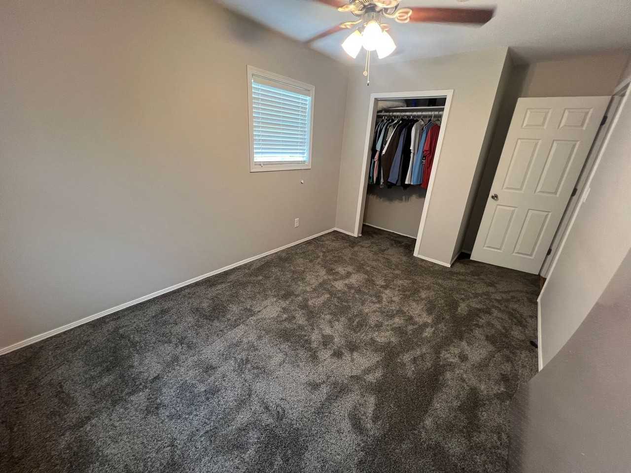 420 Walnut St - Photo 4 of 17