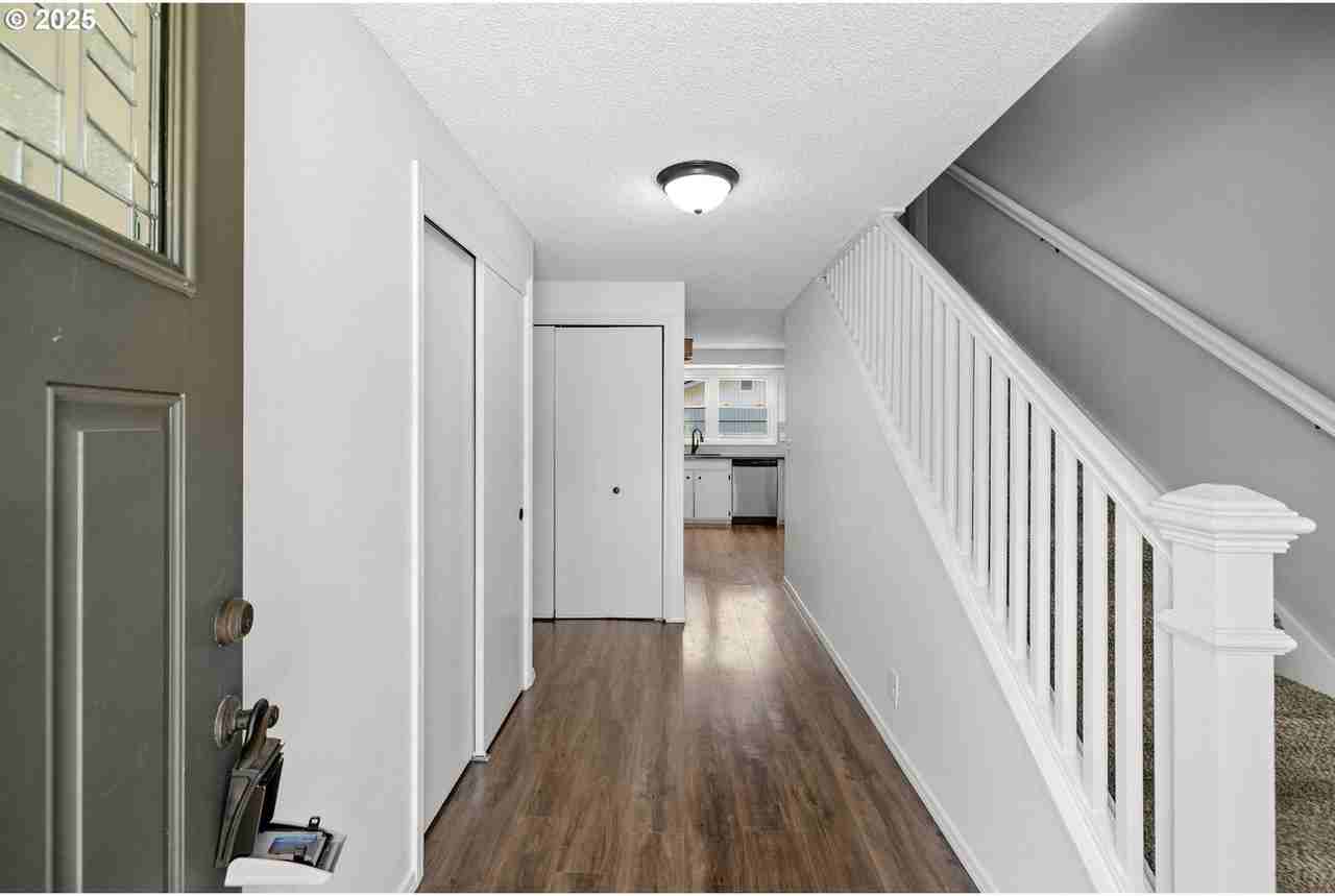 14103 Se Mcgillivray Blvd - Photo 4 of 30