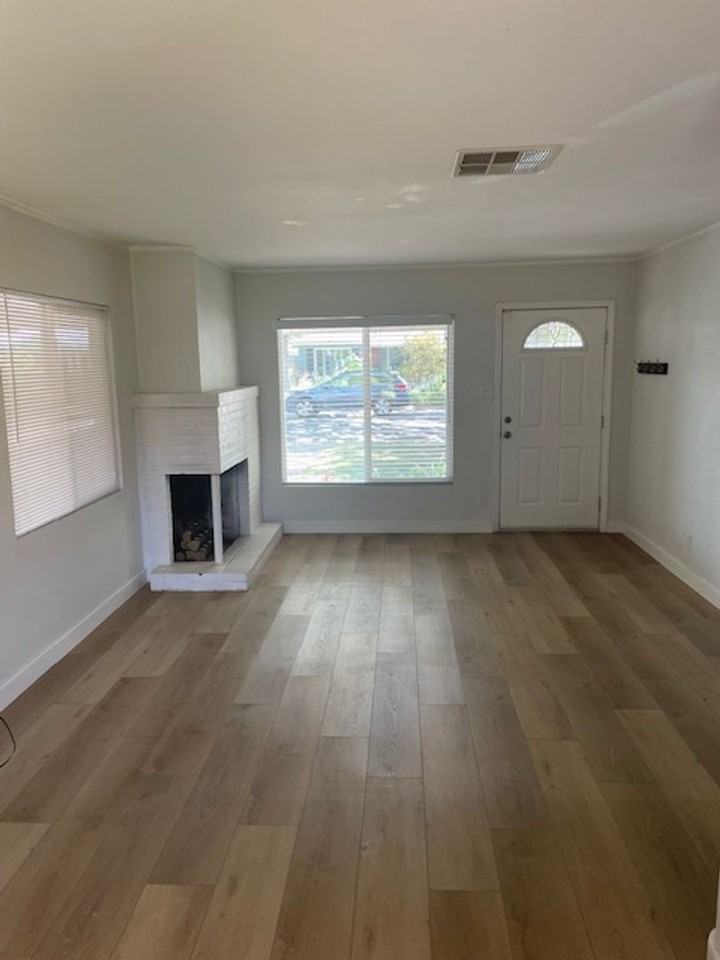 4805 61st St - Photo 2 of 11
