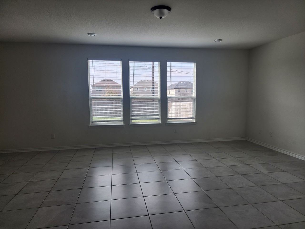 3515 Andromeda Way - Photo 4 of 39