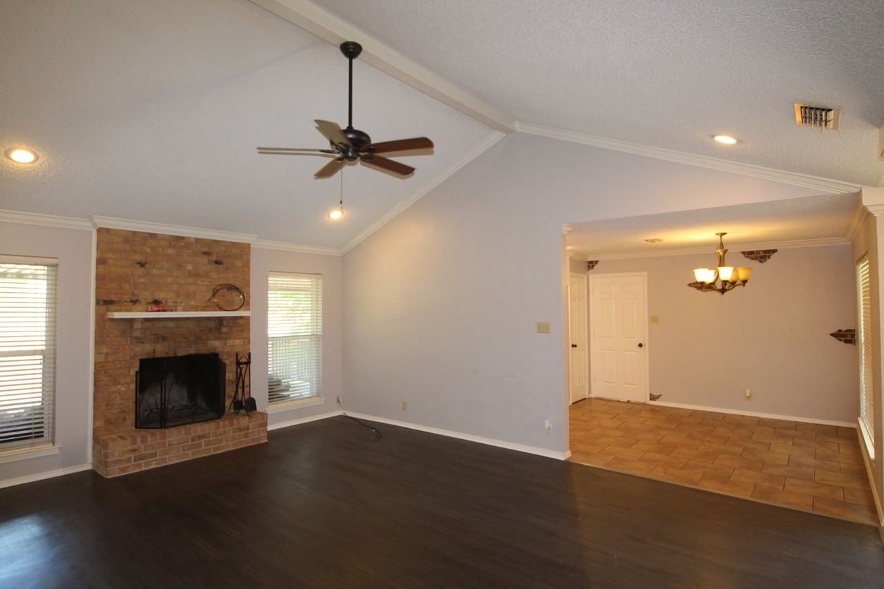 9319 Kelly Green St - Photo 4 of 18