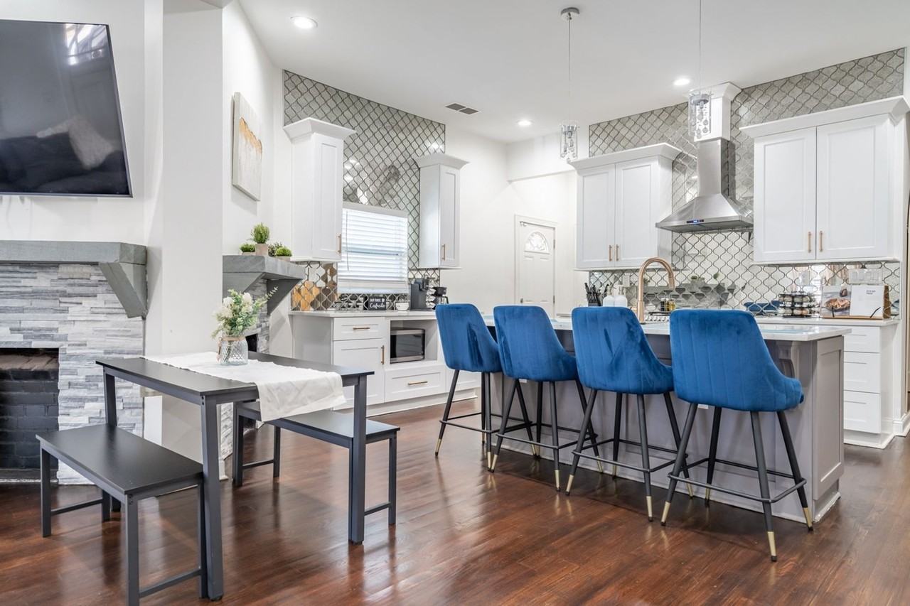 1530 Rogers Ave Sw - Photo 4 of 15