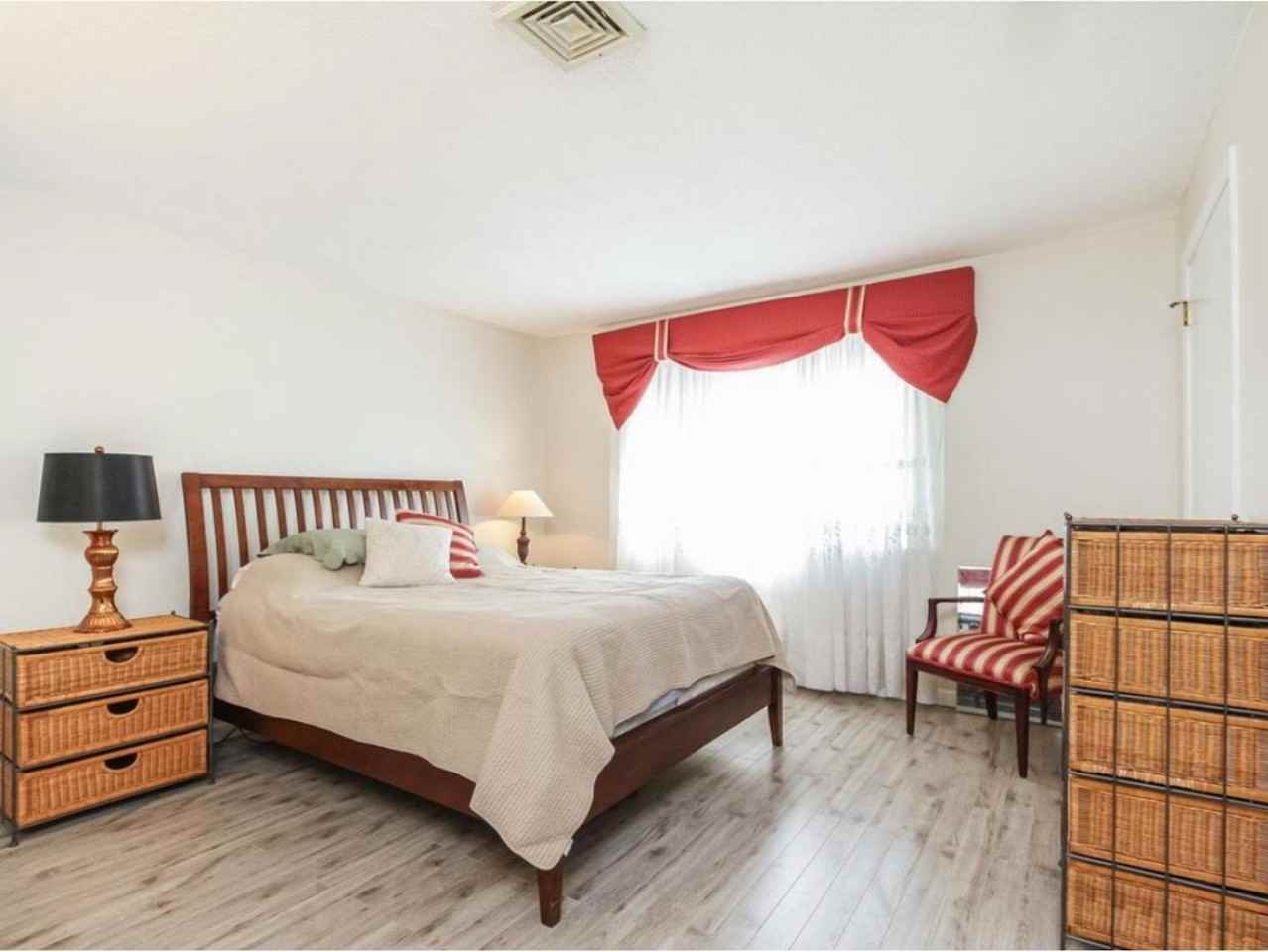 2320 Harbor View Dr - Photo 3 of 22