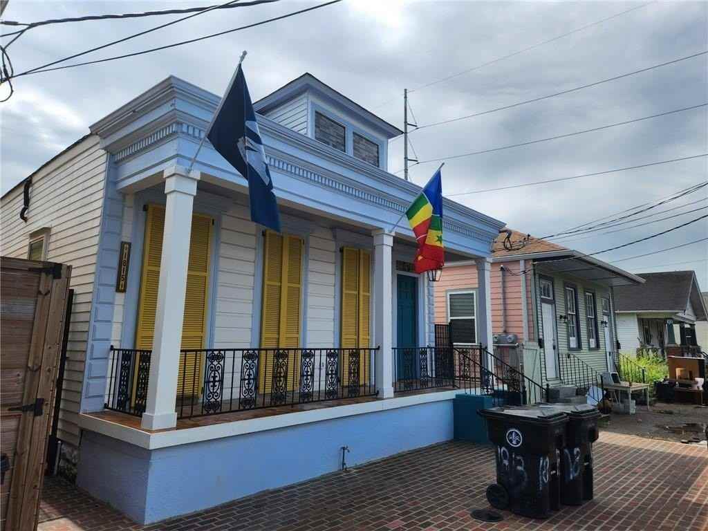 1813 Touro St - Photo 3 of 18