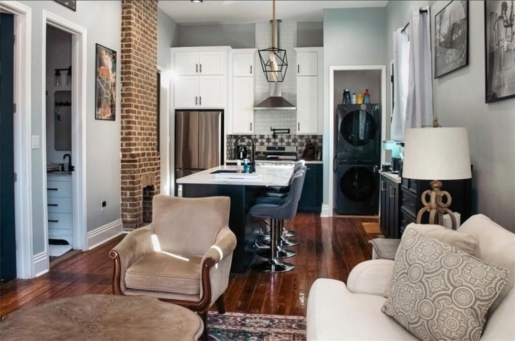 1813 Touro St - Photo 5 of 18