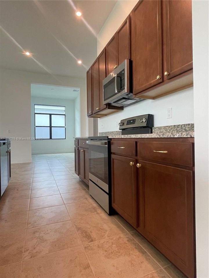 11356 Sw Pietra Way - Photo 6 of 26