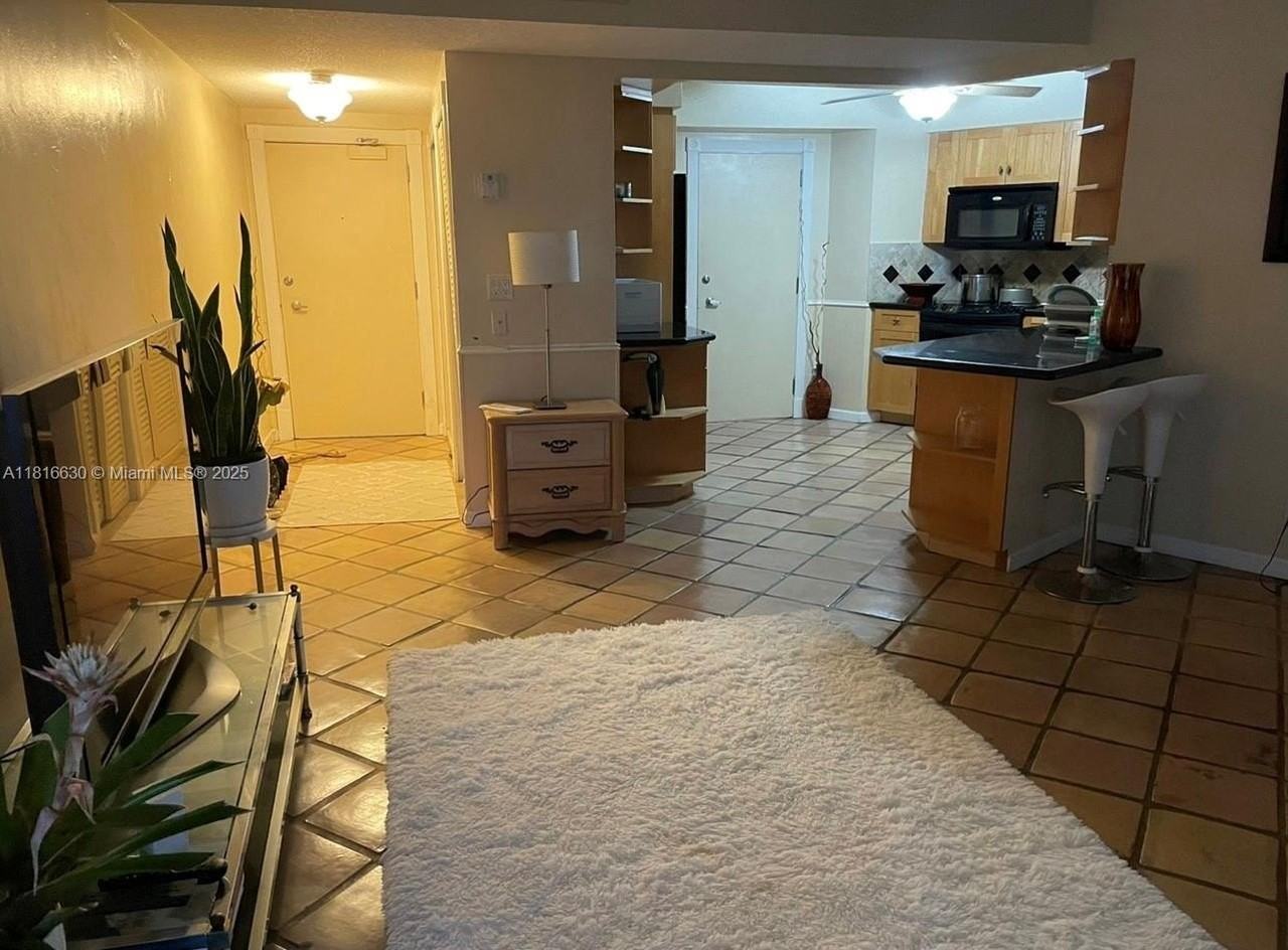 3800 Galt Ocean Dr #1609 - Photo 4 of 9