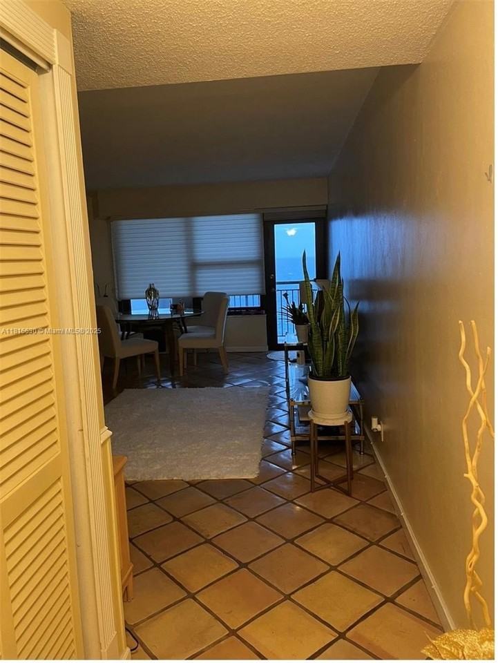 3800 Galt Ocean Dr #1609 - Photo 5 of 9