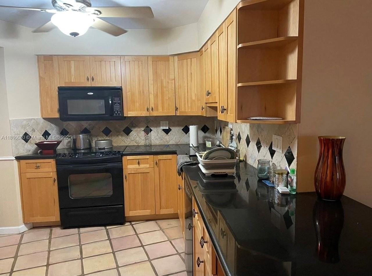 3800 Galt Ocean Dr #1609 - Photo 7 of 9