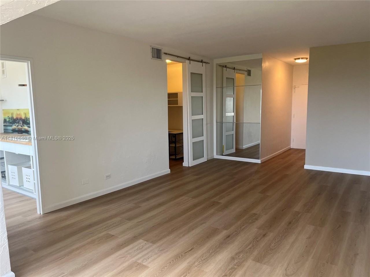 3 Island Ave #08A - Photo 5 of 15