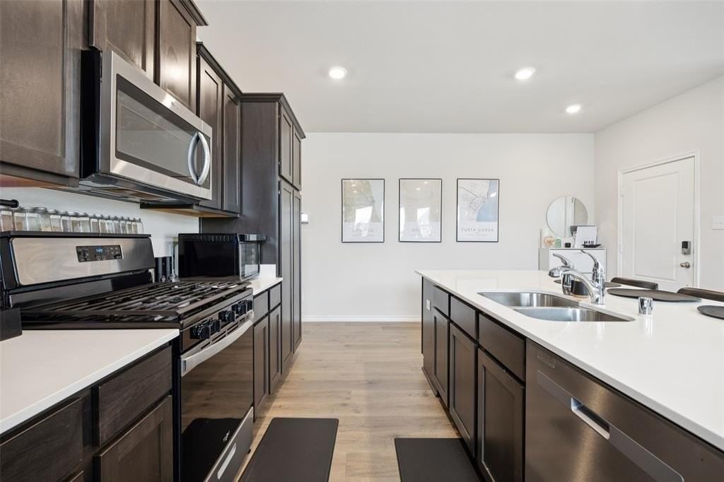 2028 Saddle Way - Photo 7 of 29