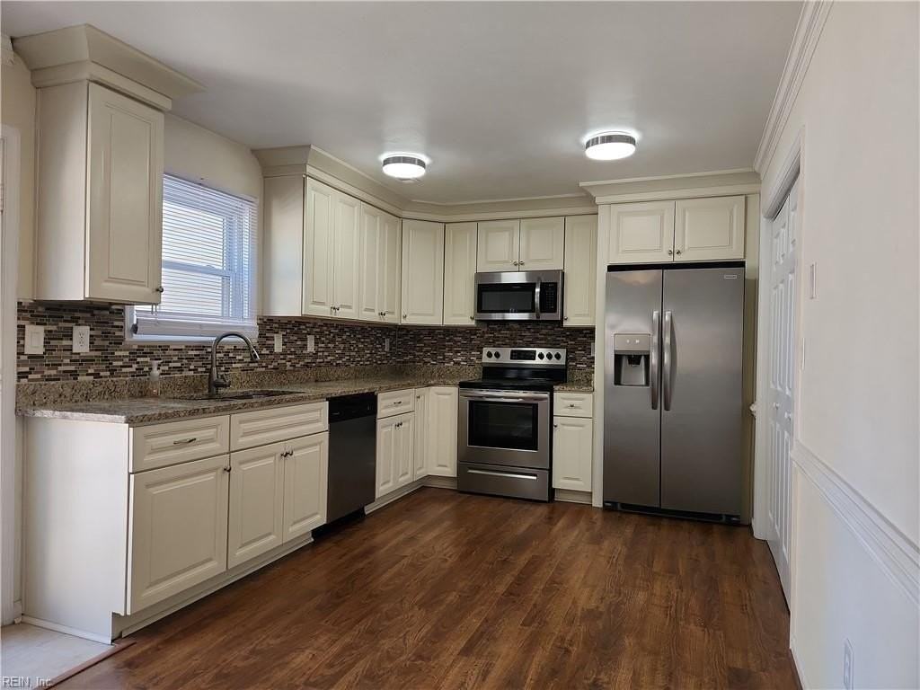 5725 Rivermill Circle - Photo 6 of 20