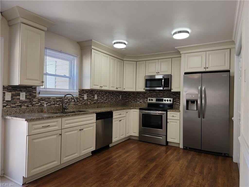 5725 Rivermill Circle - Photo 7 of 20