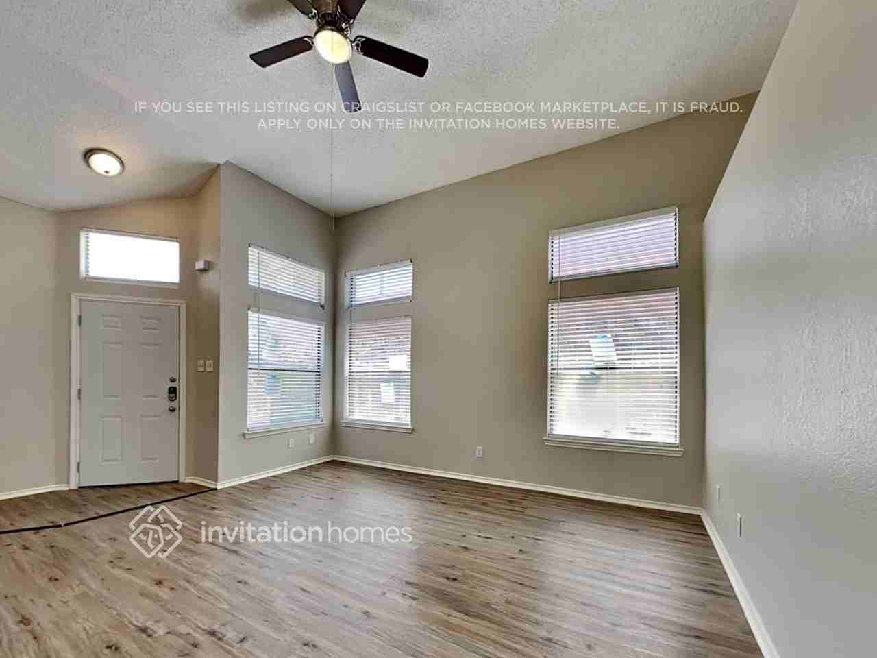 5343 Waterford Dr - Photo 3 of 19