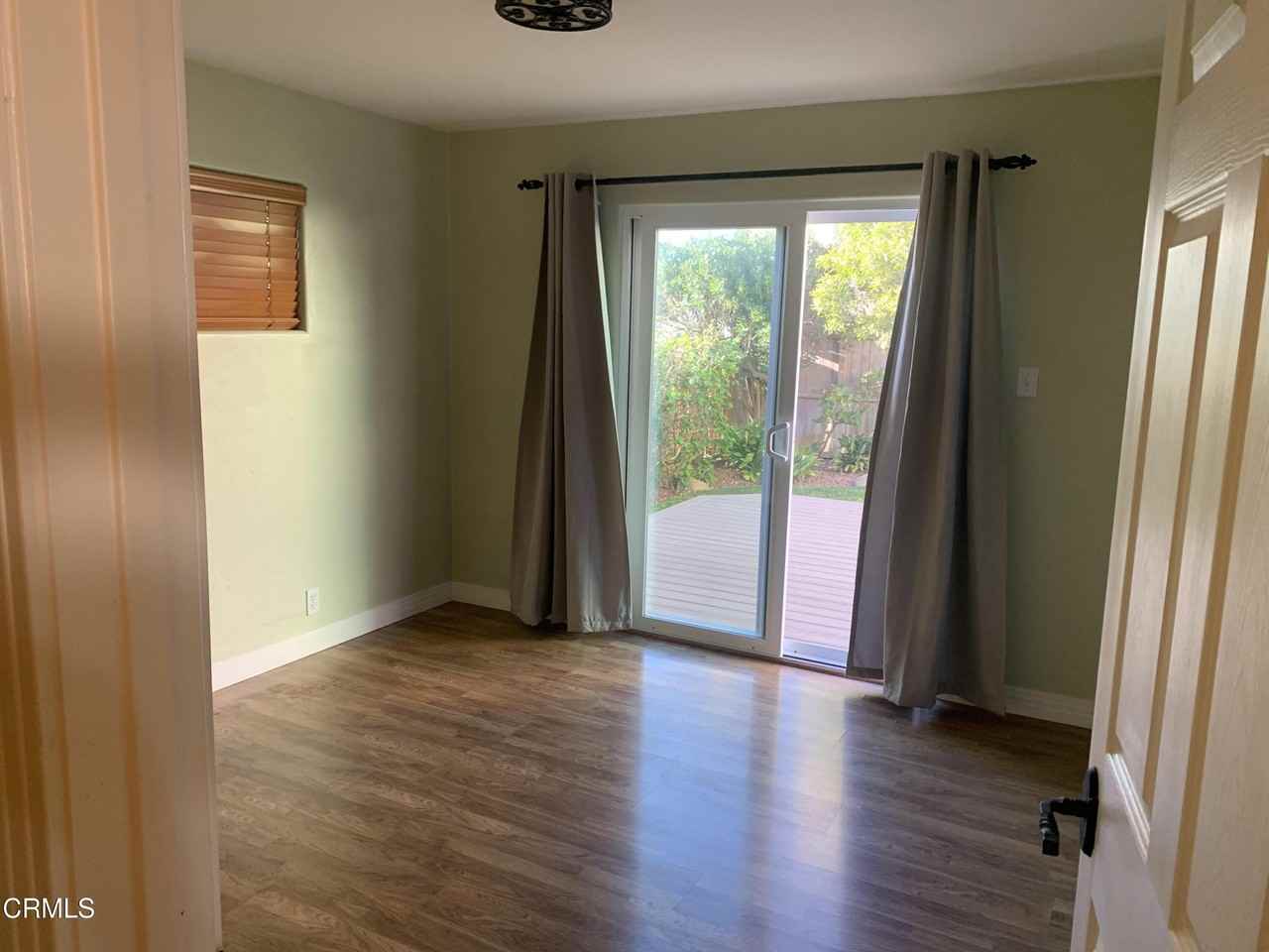 141 Burbank Ave - Photo 3 of 8