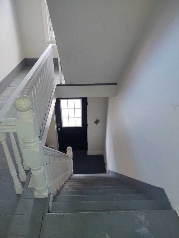 20 Fay Ct - Photo 3 of 28