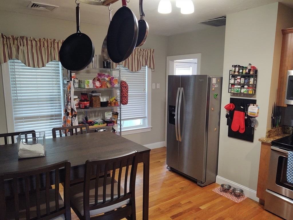 20 Fay Ct - Photo 6 of 28