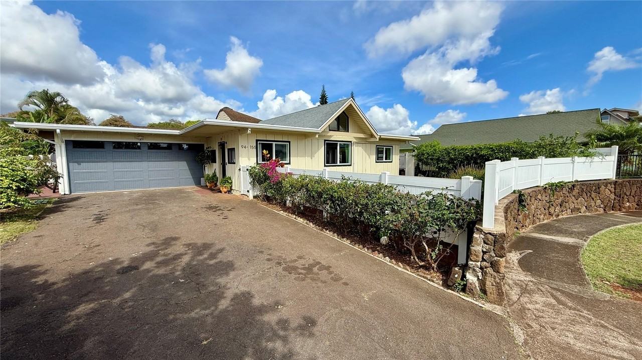 94-155 Hokulele Pl - Photo 2 of 25