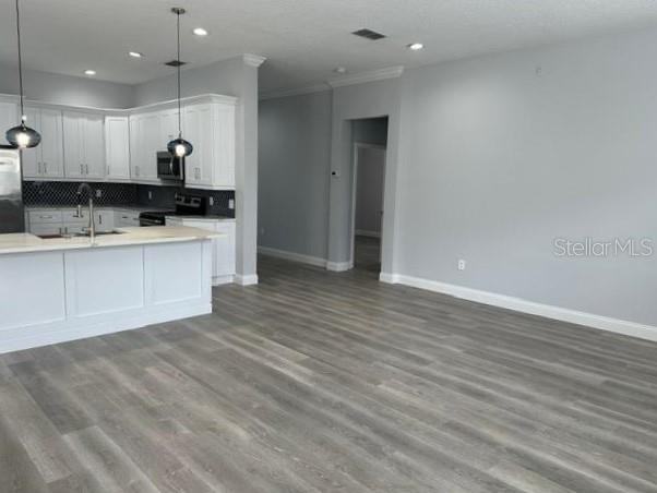 1124 Rush St - Photo 5 of 35