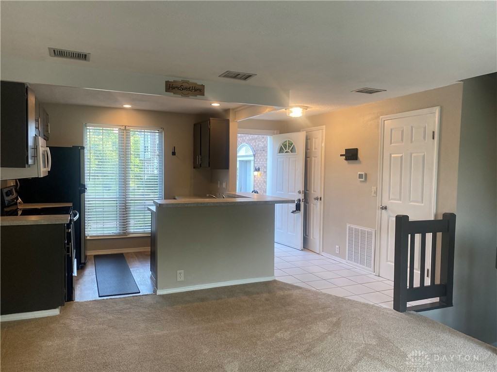 8393 Abbeywood Ct - Photo 3 of 22