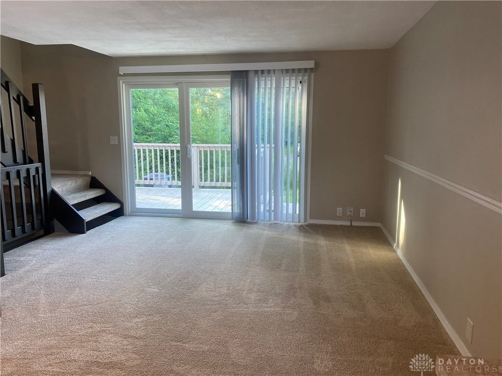 8393 Abbeywood Ct - Photo 5 of 22