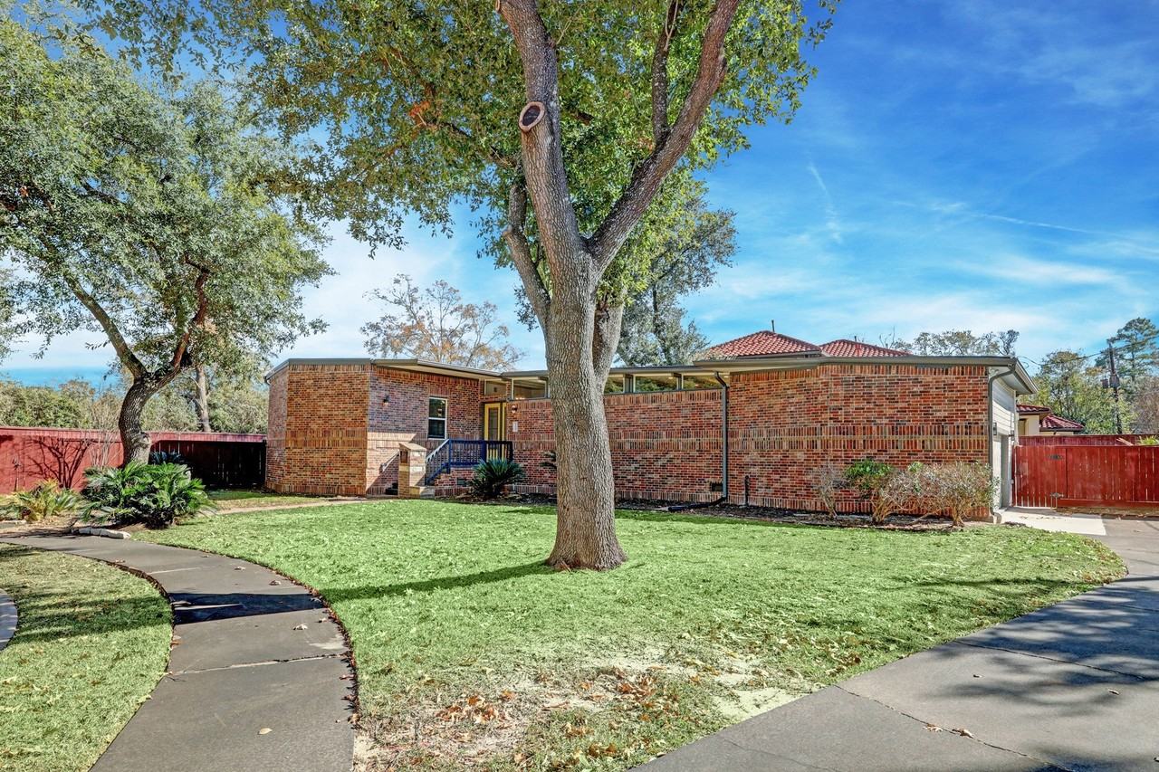 12903 Figaro Dr - Photo 2 of 29