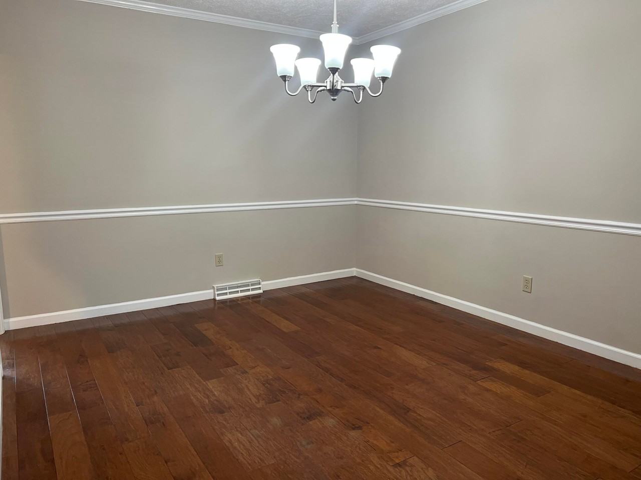 155 Gatewood Dr - Photo 4 of 26