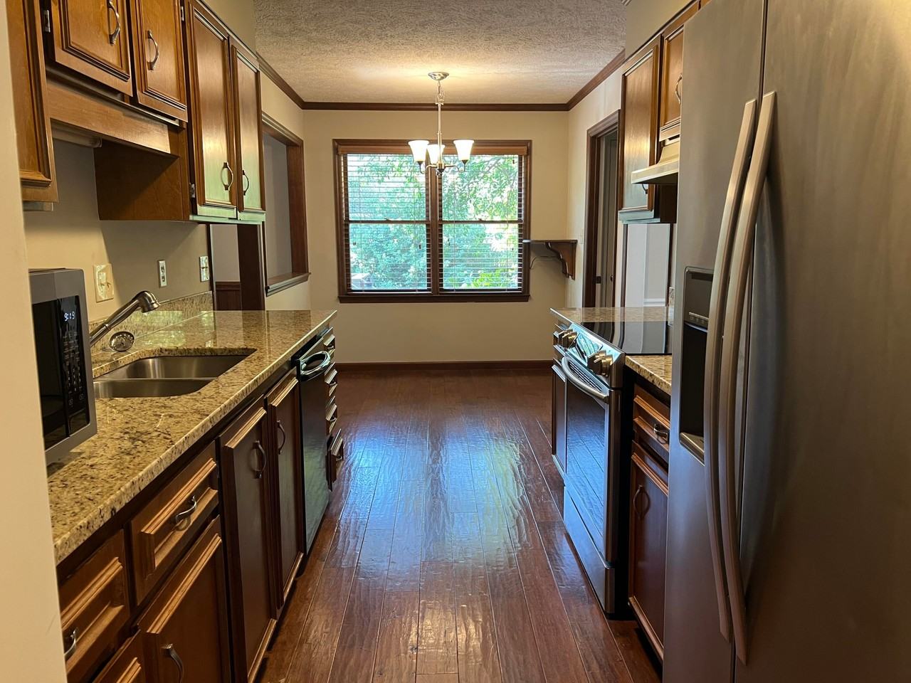 155 Gatewood Dr - Photo 5 of 26