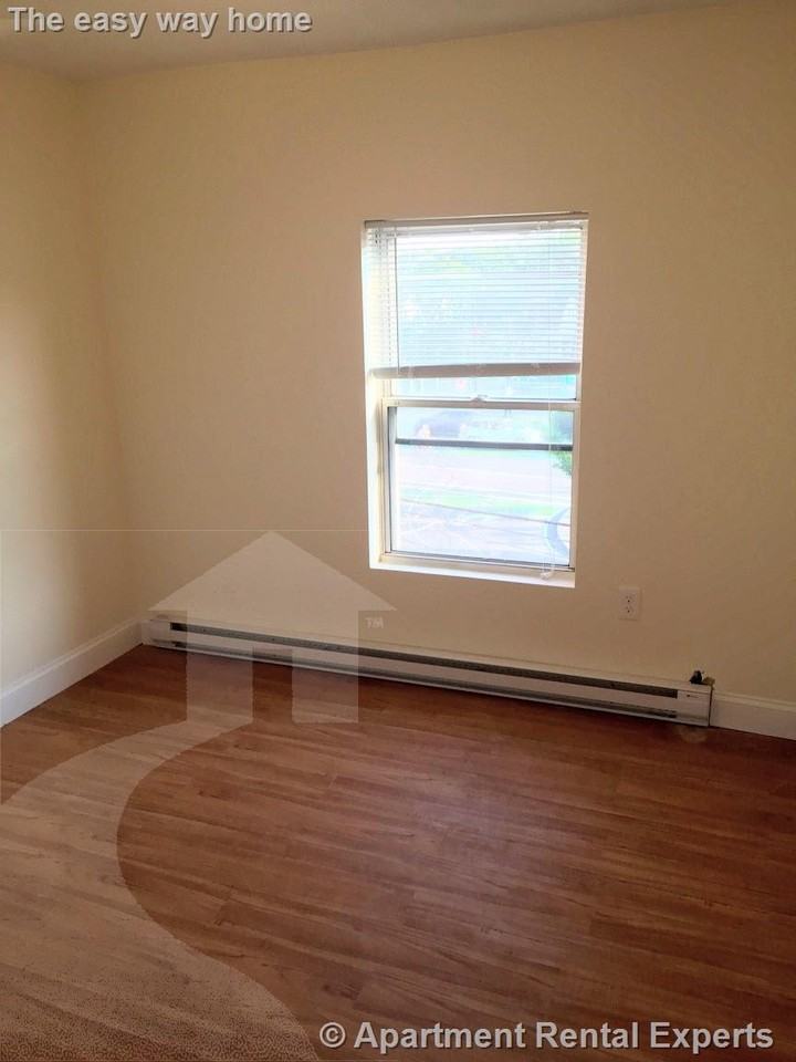 3 Elm St #3 - Photo 6 of 9