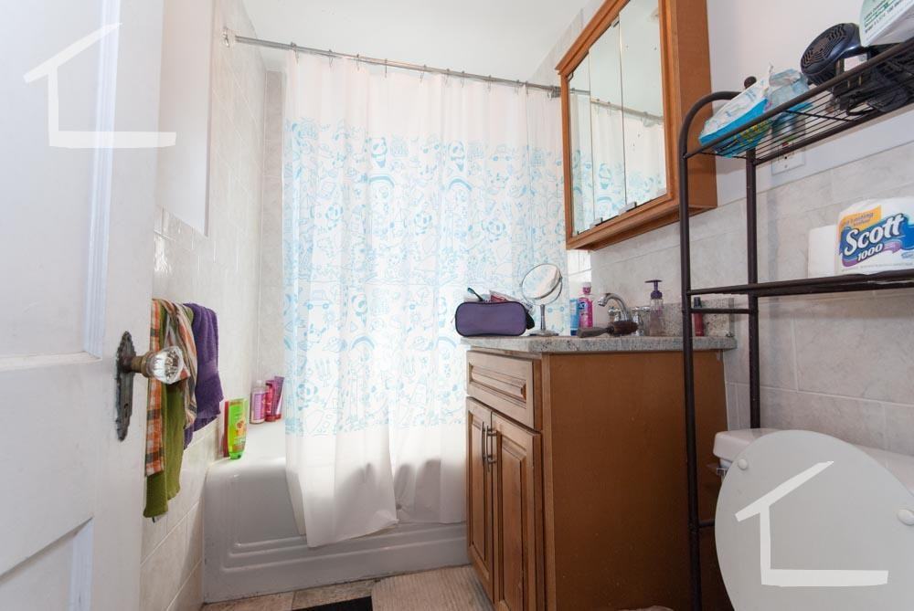 23 Woodstock Ave - Photo 4 of 10