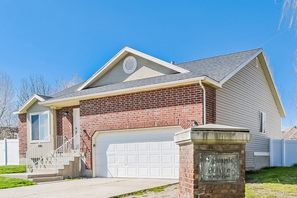 3406 W Luge Ln - Photo 4 of 17