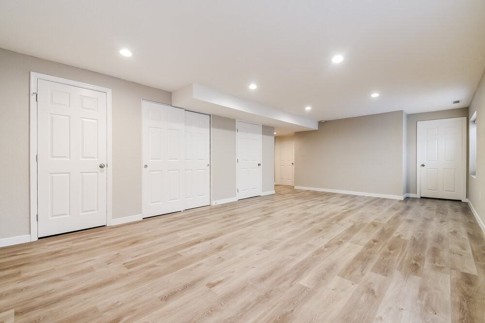 3406 W Luge Ln - Photo 7 of 17