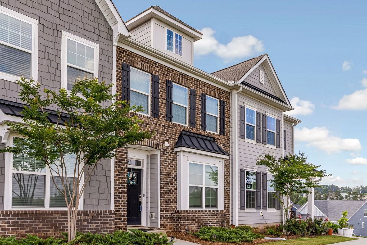 4 Medway Ct - Photo 2 of 39