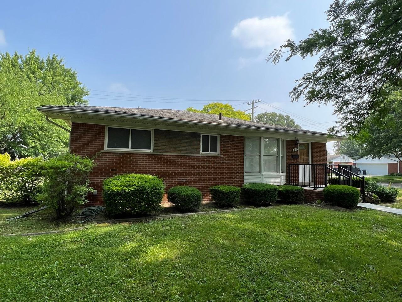 18285 Breezeway - Photo 2 of 11