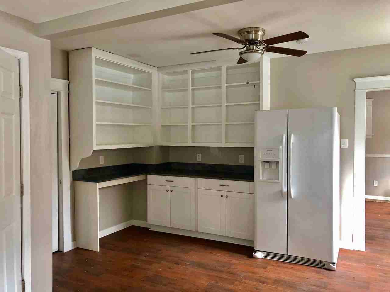 2821 Vincent Ave - Photo 2 of 15