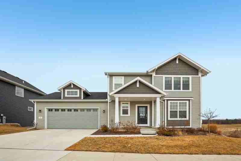 415 Tawny Elm Pkwy - Photo 3 of 36