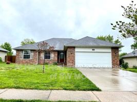 featured image of 3916 S El Amber Ave