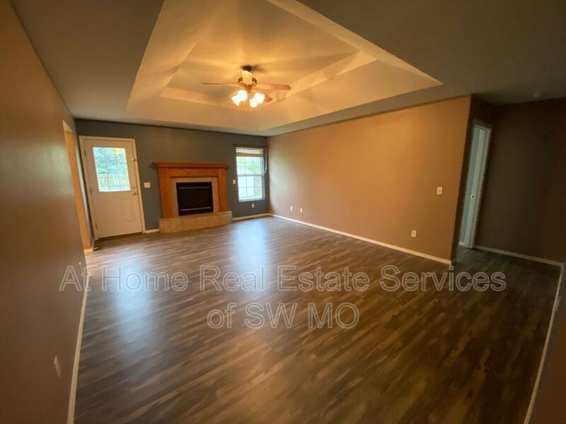3916 S El Amber Ave - Photo 2 of 18
