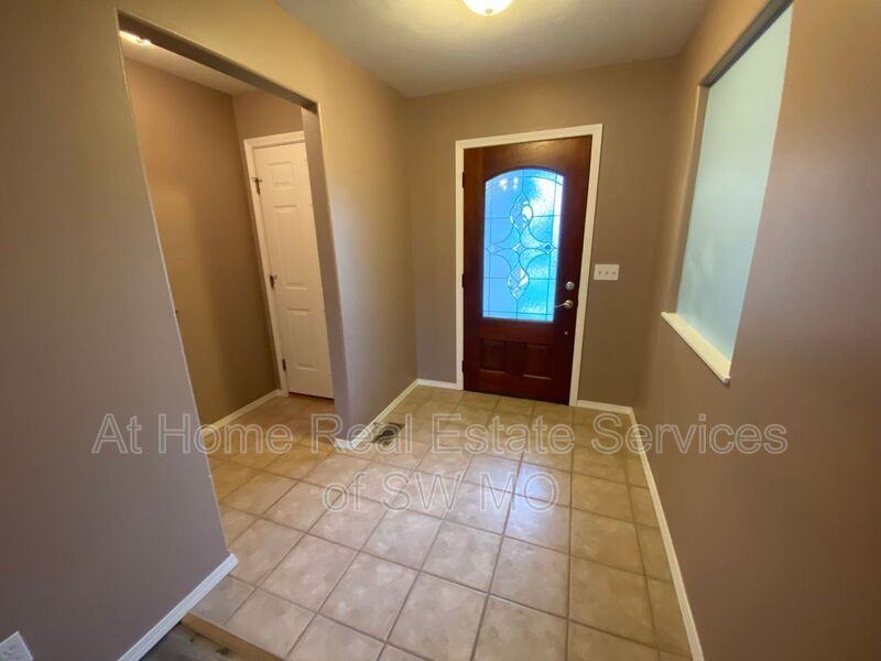 3916 S El Amber Ave - Photo 3 of 18